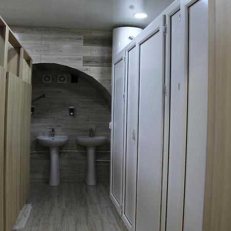 Blossom Hostel Updated ! Обновлено !!! City Center! Perfect Order!!! Snow-White Bed Linen!!! Идеальный Порядок!!! Белоснежное Постельное Белье!!! Центр Города !!! Tiflis Exterior foto