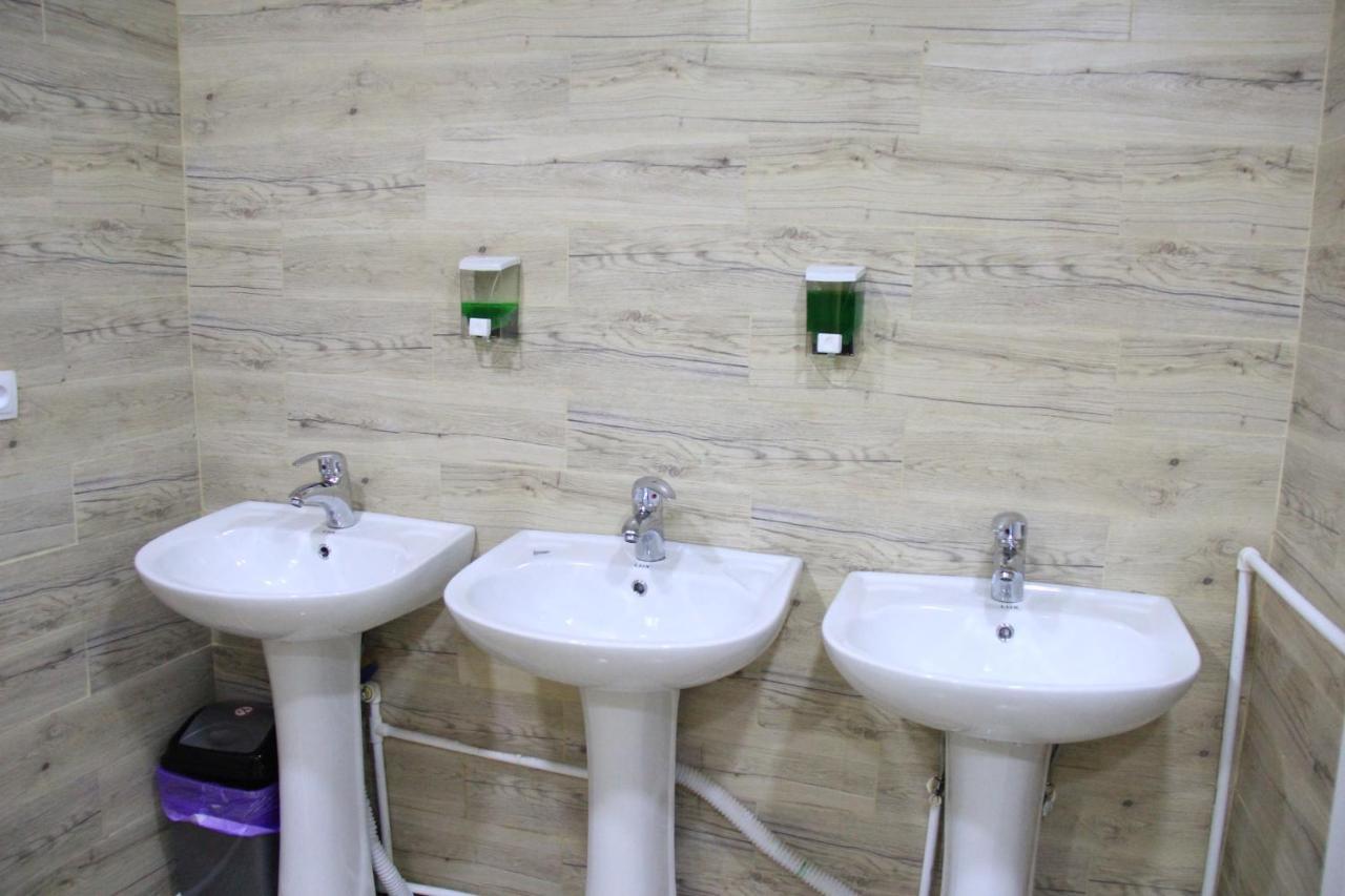 Blossom Hostel Updated ! Обновлено !!! City Center! Perfect Order!!! Snow-White Bed Linen!!! Идеальный Порядок!!! Белоснежное Постельное Белье!!! Центр Города !!! Tiflis Exterior foto