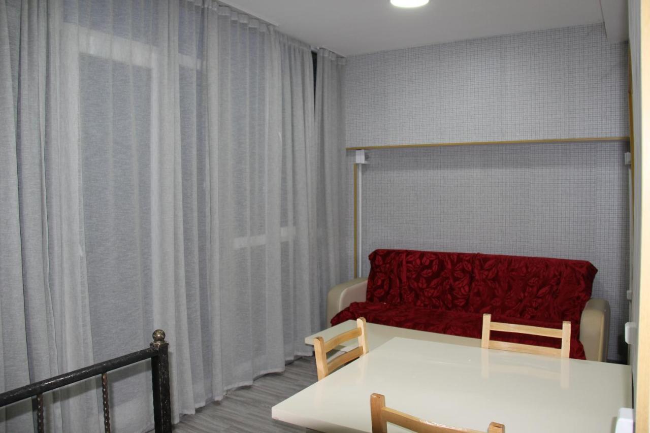 Blossom Hostel Updated ! Обновлено !!! City Center! Perfect Order!!! Snow-White Bed Linen!!! Идеальный Порядок!!! Белоснежное Постельное Белье!!! Центр Города !!! Tiflis Exterior foto