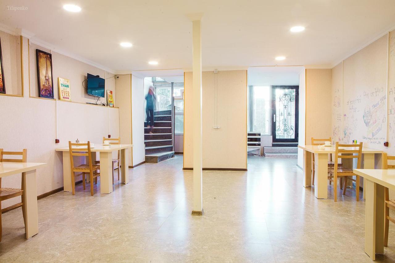 Blossom Hostel Updated ! Обновлено !!! City Center! Perfect Order!!! Snow-White Bed Linen!!! Идеальный Порядок!!! Белоснежное Постельное Белье!!! Центр Города !!! Tiflis Exterior foto