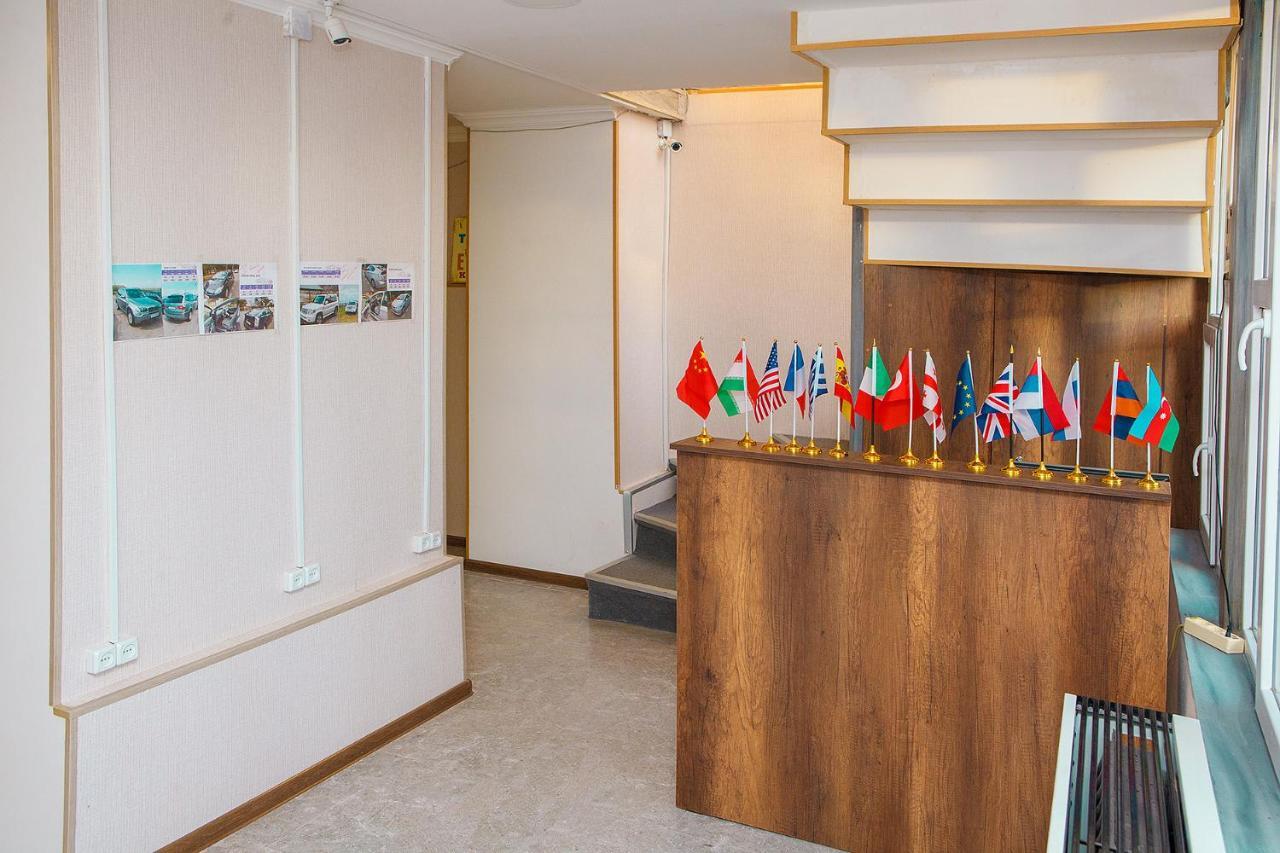 Blossom Hostel Updated ! Обновлено !!! City Center! Perfect Order!!! Snow-White Bed Linen!!! Идеальный Порядок!!! Белоснежное Постельное Белье!!! Центр Города !!! Tiflis Exterior foto