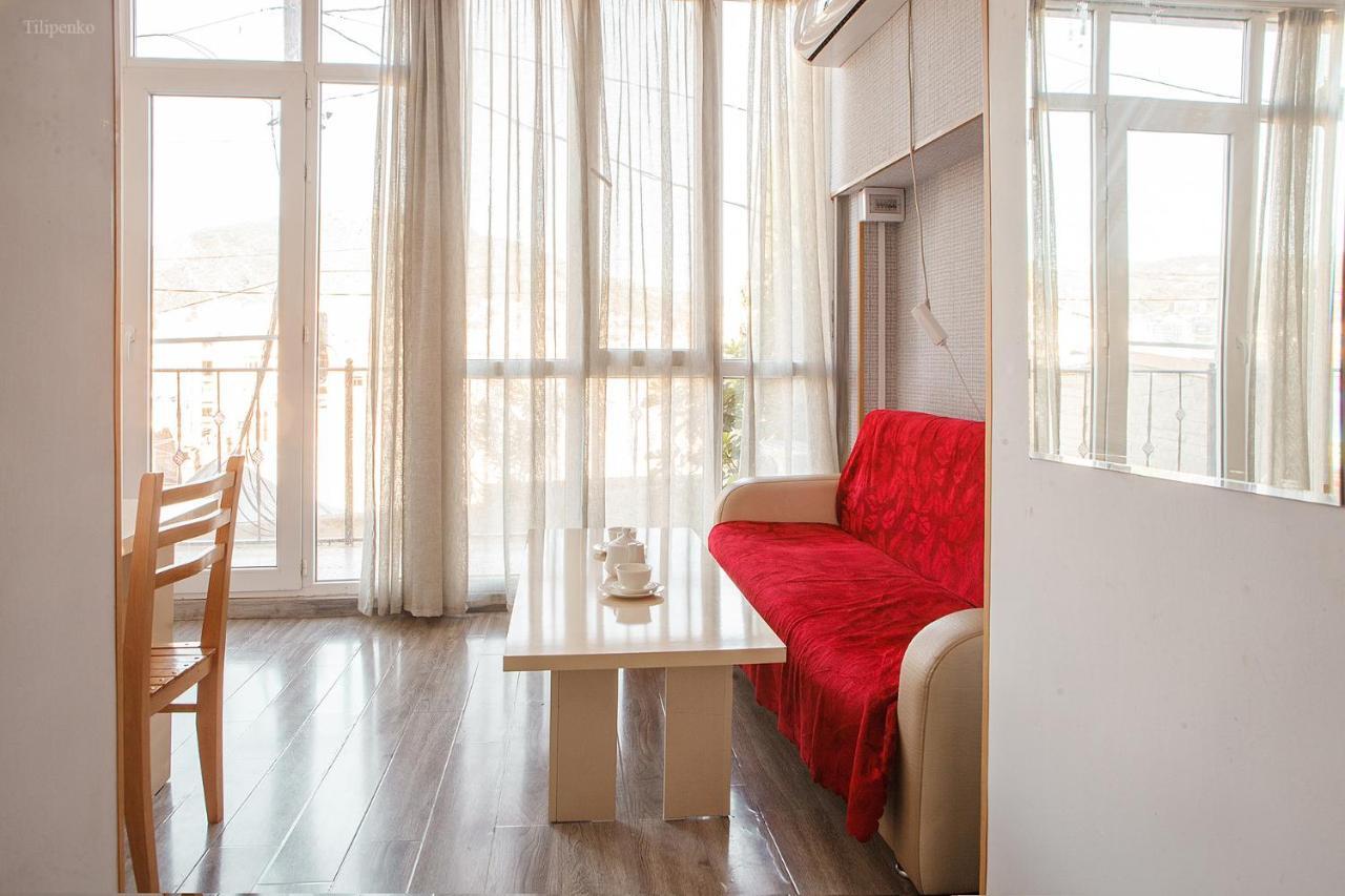 Blossom Hostel Updated ! Обновлено !!! City Center! Perfect Order!!! Snow-White Bed Linen!!! Идеальный Порядок!!! Белоснежное Постельное Белье!!! Центр Города !!! Tiflis Exterior foto